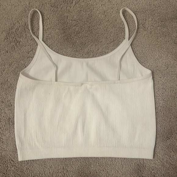 Aritzia ribbed tank top - Picture 2 of 4